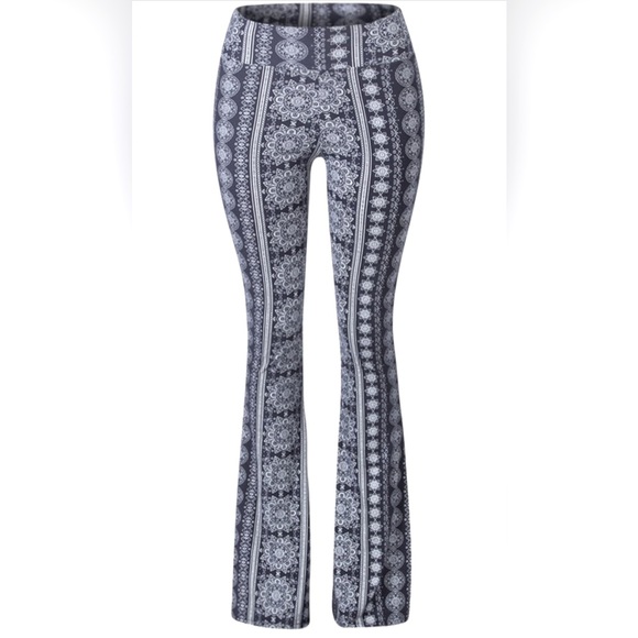 SATINA High-Waisted Flare Leggings - Picture 2 of 15